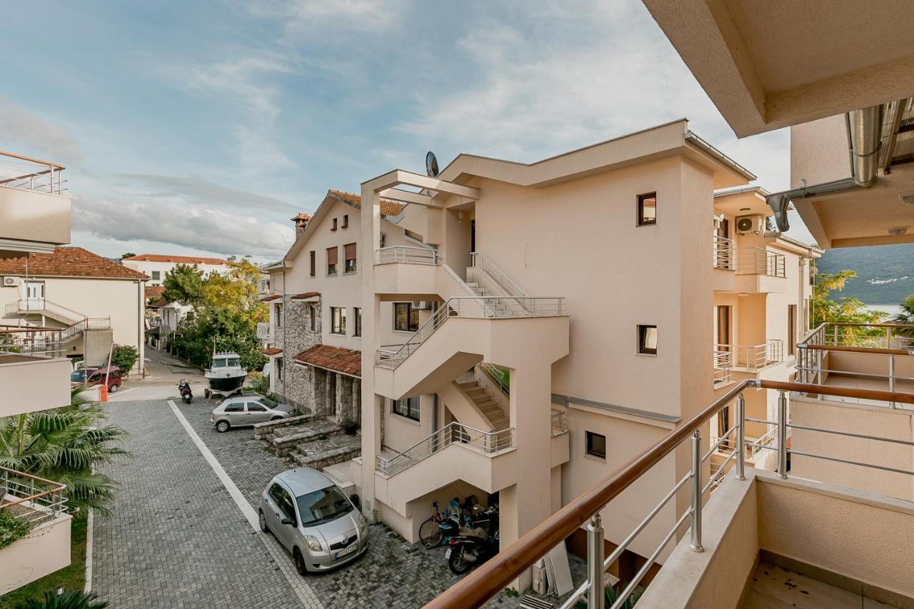 Apartments Rivijera Herceg Novi Esterno foto