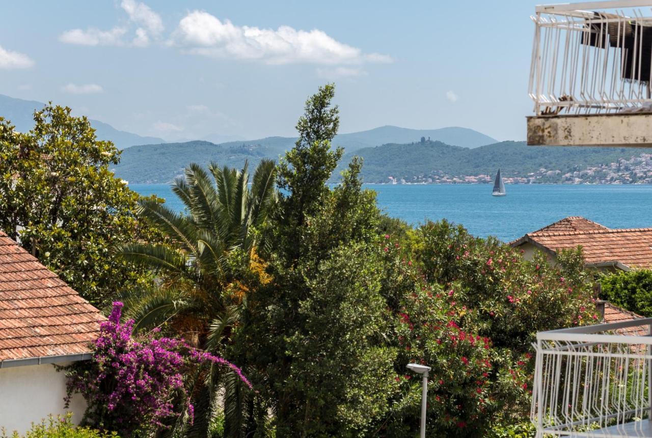 Apartments Rivijera Herceg Novi Esterno foto
