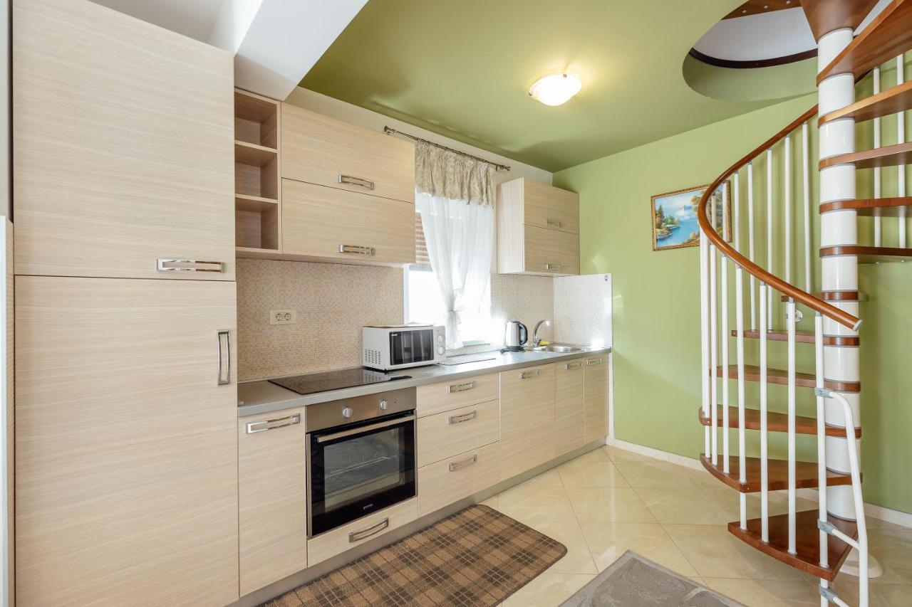 Apartments Rivijera Herceg Novi Esterno foto