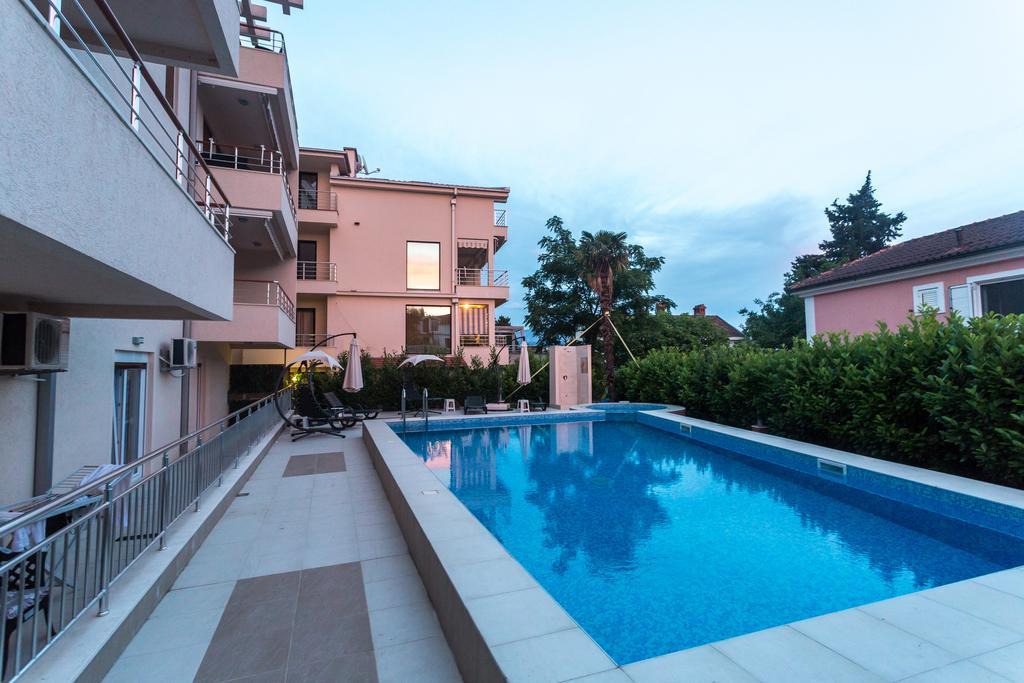 Apartments Rivijera Herceg Novi Esterno foto