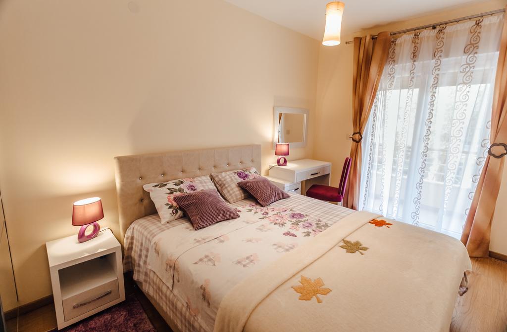 Apartments Rivijera Herceg Novi Esterno foto