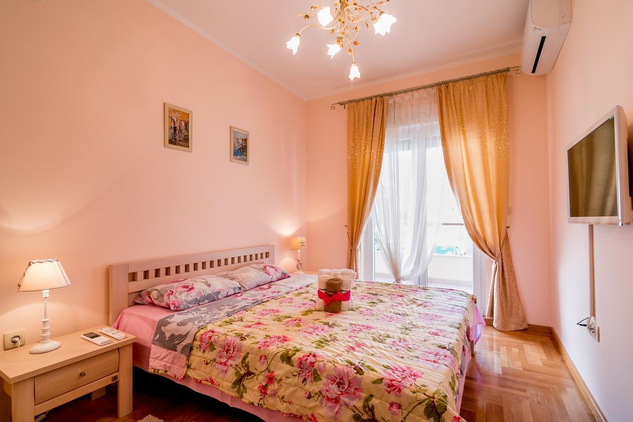 Apartments Rivijera Herceg Novi Esterno foto