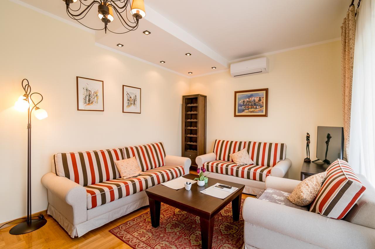 Apartments Rivijera Herceg Novi Esterno foto