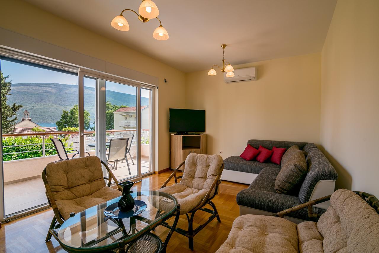 Apartments Rivijera Herceg Novi Esterno foto