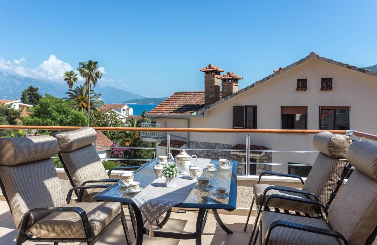 Apartments Rivijera Herceg Novi Esterno foto