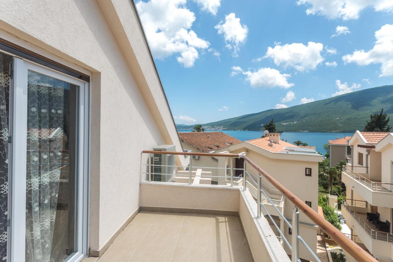 Apartments Rivijera Herceg Novi Esterno foto
