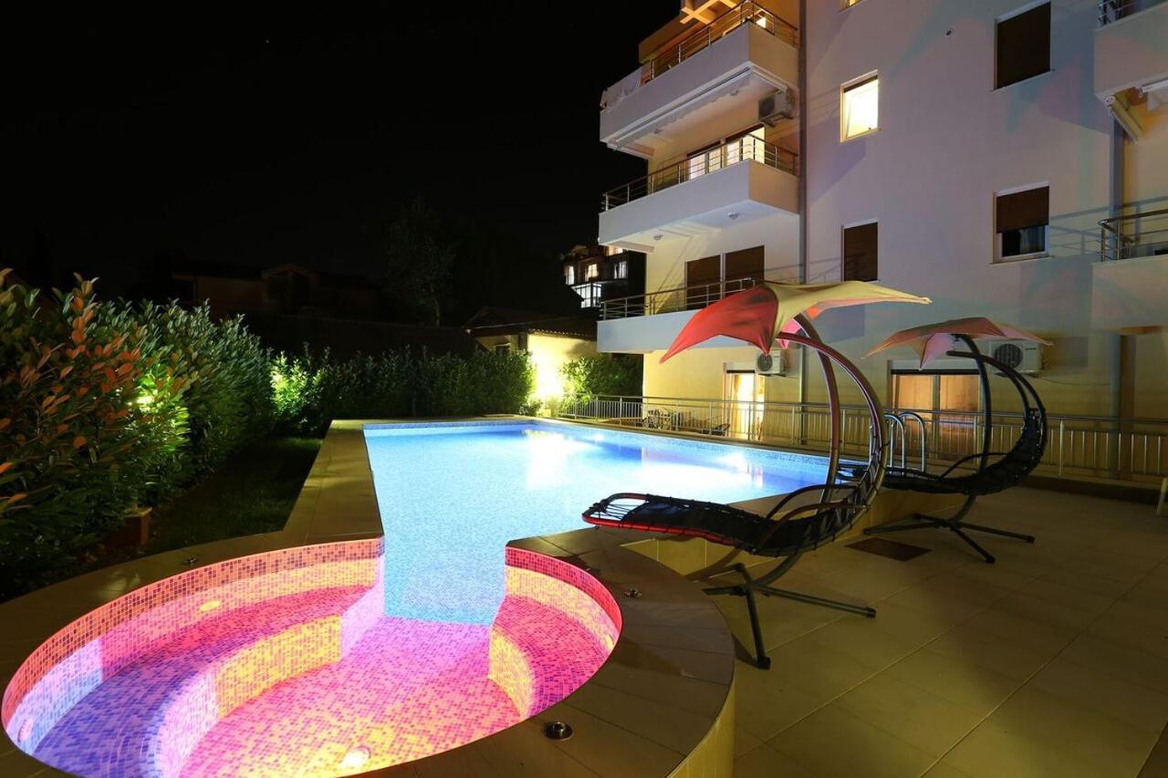 Apartments Rivijera Herceg Novi Esterno foto