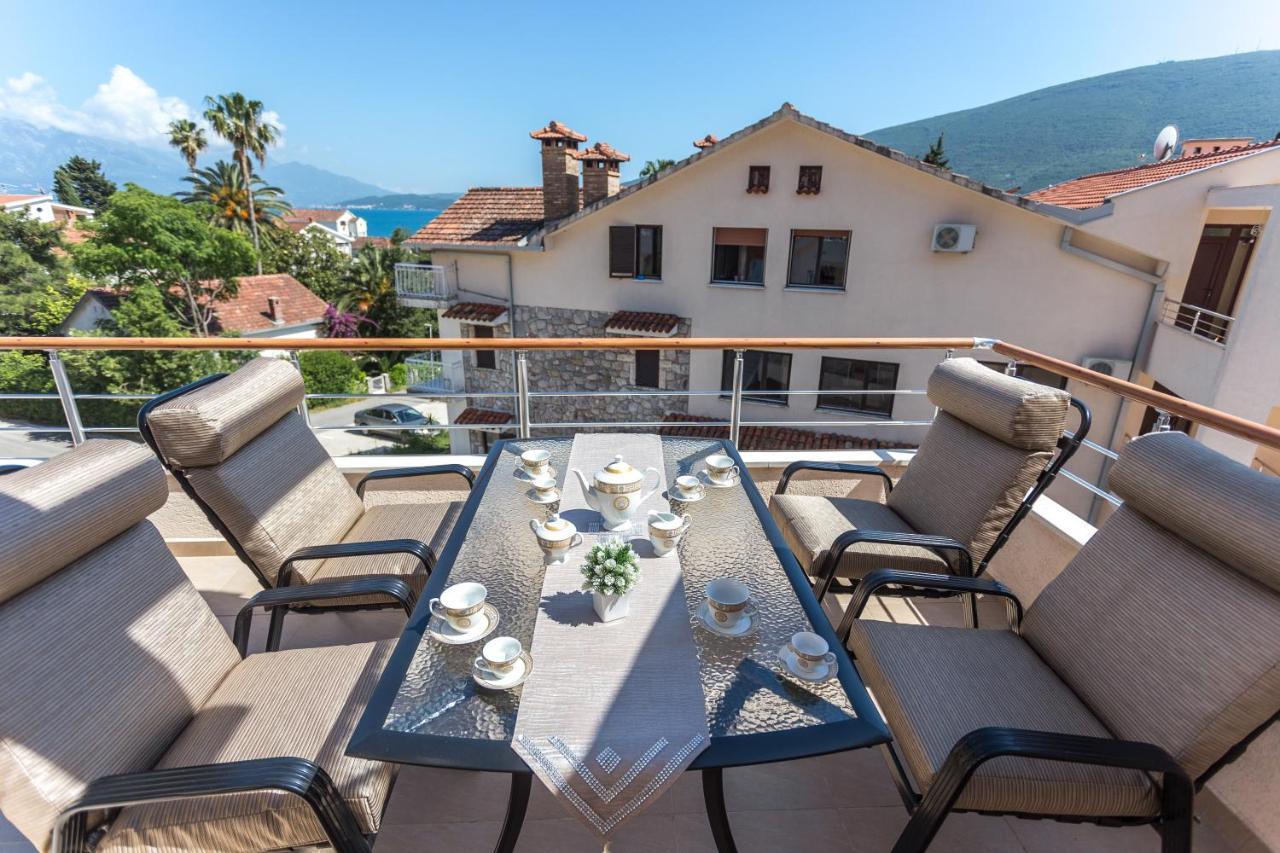 Apartments Rivijera Herceg Novi Esterno foto